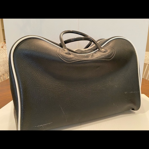 Vintage Faux Leather Black Carry On Zip Up - Picture 1 of 6